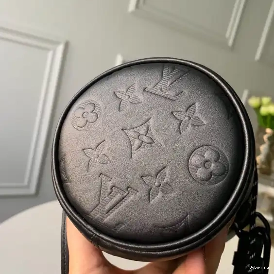 VUITTON BAG CHALK LOUIS NANO 0420